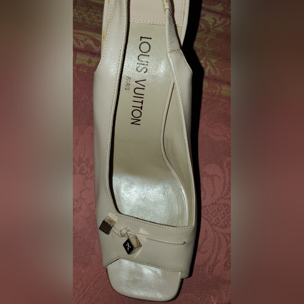 Louis Vuitton Women's Cream Leather Slingback Pumps 8 1/2 M - Picture 5 of 16